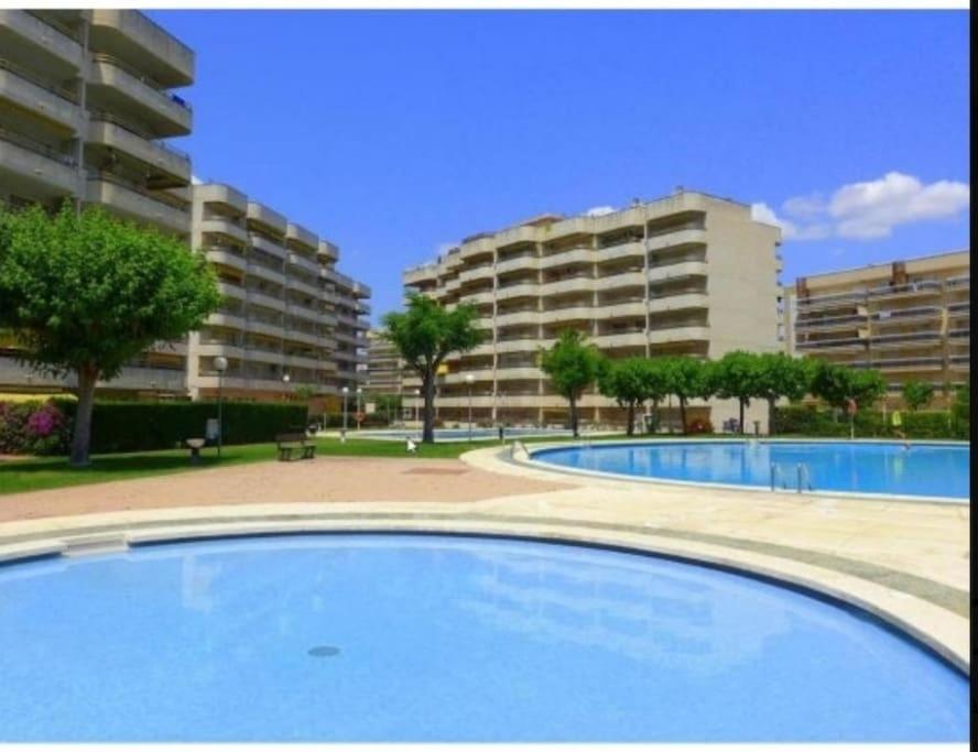 Apartamento En Salou Con 3 Piscinas Junto A Port Aventura Bagian luar foto
