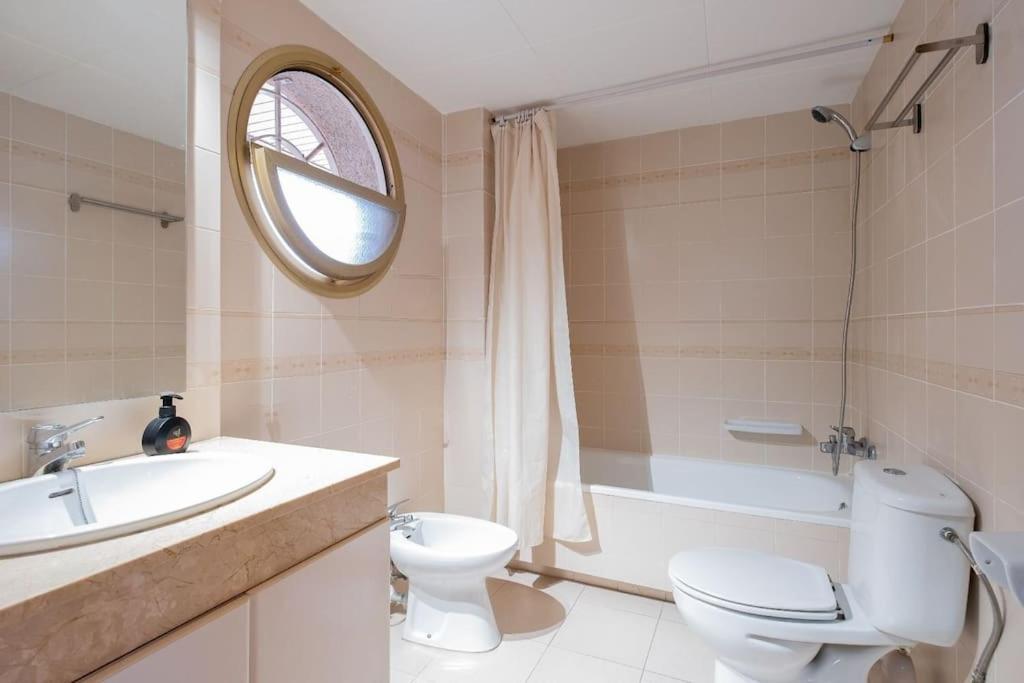Apartamento En Salou Con 3 Piscinas Junto A Port Aventura Bagian luar foto