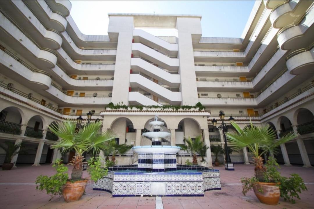 Apartamento En Salou Con 3 Piscinas Junto A Port Aventura Bagian luar foto